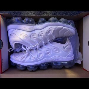 White Vapormax